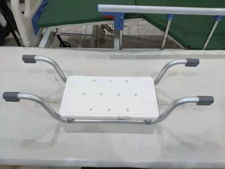 Сиденье для ванны Armed В00650 Доброта, на конце крепления трещина