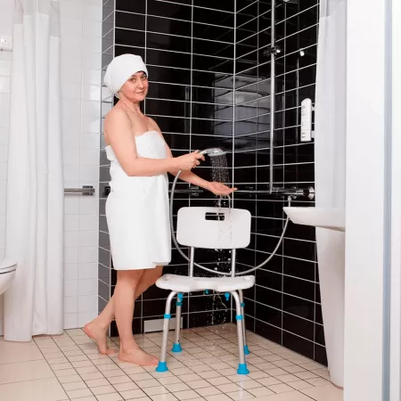 Стул для ванны c гигиеническим вырезом Ortonica Lux-605