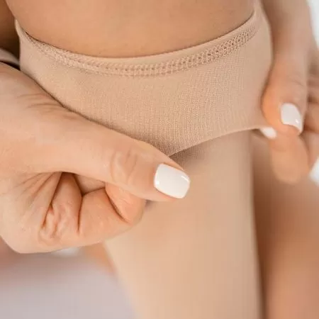 Гольфы компрессионные Evolution ТК.910 унисекс 2 класс компрессии с открытым носком цвет бежевый