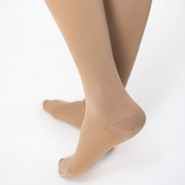 Чулки компрессионные Тривес ТК.231 унисекс 2 класс компрессии с закрытым носком и гладкой резинкой цвет бежевый  